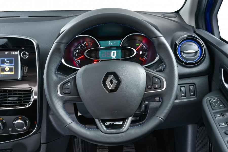 Панель приборов Renault Clio GT Line 2017 года  (ZA) (фото 4 из 17)